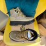 Dr Martens Boury pale olive Image 2
