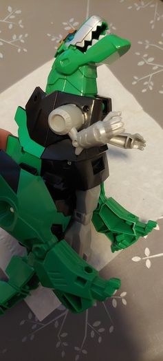Transformer dinosaur / toy