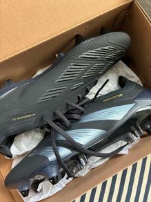 Predator Elite Soft Ground boots size 8
