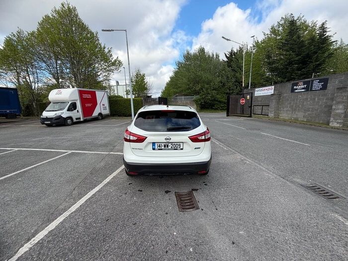 Nissan qashqai 2014 High spec manwal new nct