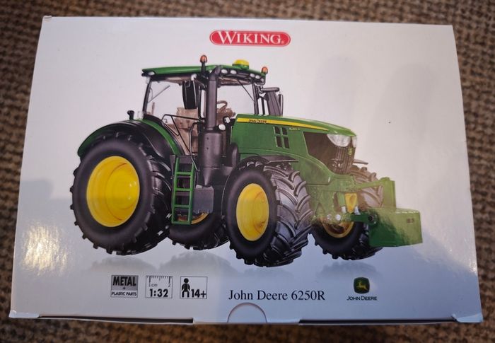 Wiking John Deere 6250R 1/32 Scale Model