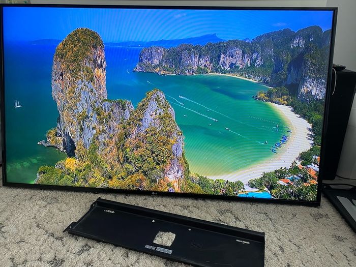 TV 65 inch