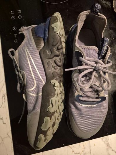Nike reacts runners