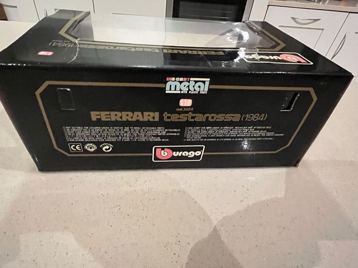 Ferrari Testarossa 1/18 Burago
