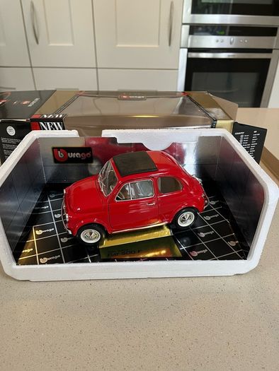 Fiat 500 L 1/18-1/16 Burago