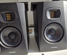 ADAM Audio T5V Desktop Stand Bundle