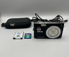 Nikon Coolpix S2700 16MP Digital Camera Black - Full Kit