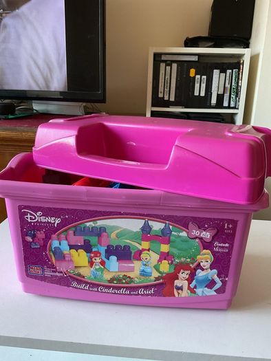 Complete Disney Princess Mega Bloks Tub with Ariel, Cinderella & 56 Blocks