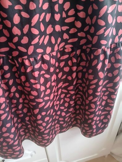 Loose Fit Dress with red and black print.