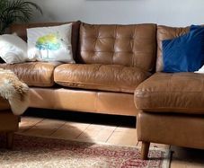Caseys Furniture 'Alexander &James Newmarket'