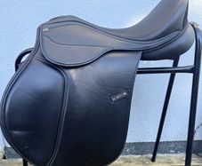 Norton 17 inch Medium GP Saddle Excellent Condition