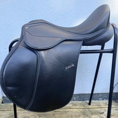 Norton 17 inch Medium GP Saddle Excellent Condition