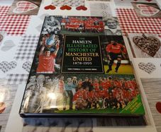 Hamlyn Illustrated History of Manchester United 1878-1995