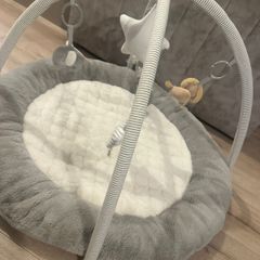 Mama and papas play mat