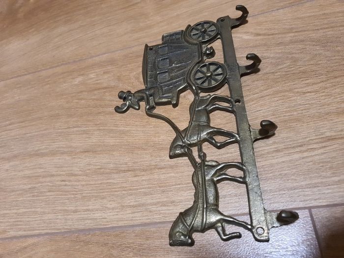collectable highland arts brass key hanger
