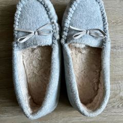 next slippers size 4