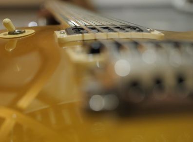 Modded [Ragnarok + Evertune] 1982 Gibson Les Paul 30th Anniversary Goldtop