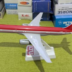 LTU 1:200 scale model airplane, Boeing 757 aircraft