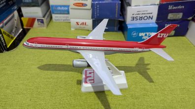 LTU 1:200 scale model airplane, Boeing 757 aircraft