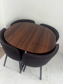 Table & chairs