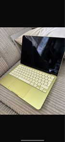 Mac Book Neo in Citrus 256gb