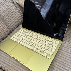 Mac Book Neo in Citrus 256gb