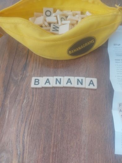 Bananagrams board game