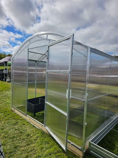 The MaxGrow  greenhouse