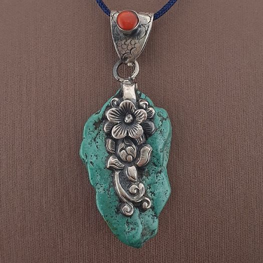Vintage Natural Turqouise Silver Floral Desgin Pendant