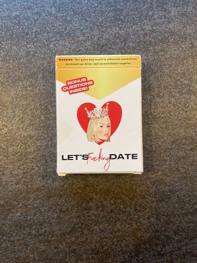 Let's date card game