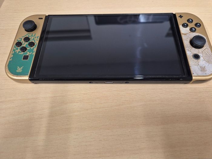 Nintendo Switch OLED: Tears of the Kingdom edition
