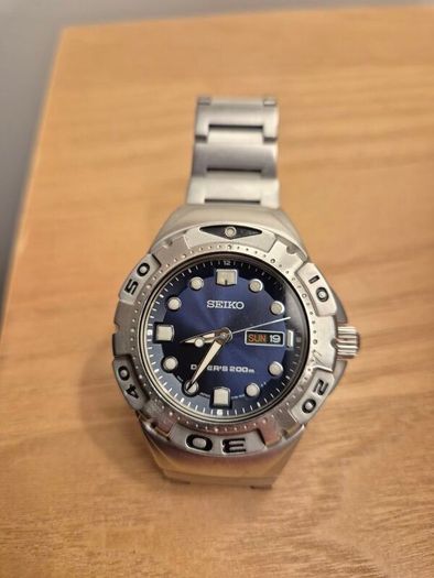 Seiko Diver 200m V736-7A10