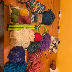 Yarn/wool and knitting supplies