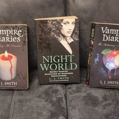 Three L.J.Smith Omnibus books joblots.