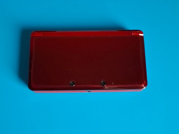 Nintendo 3DS Metallic Red