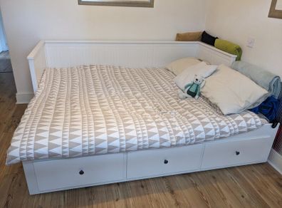 IKEA HEMNES Day-bed w 3 drawers/2 mattresses