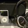 Apple ipod 7gen bundle, docking station and headphones Image 3