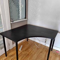 corner desk