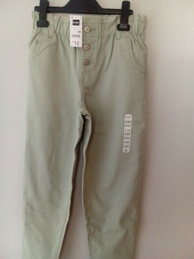 girls wear paperbag jeans aged 9-10..2 pairs available