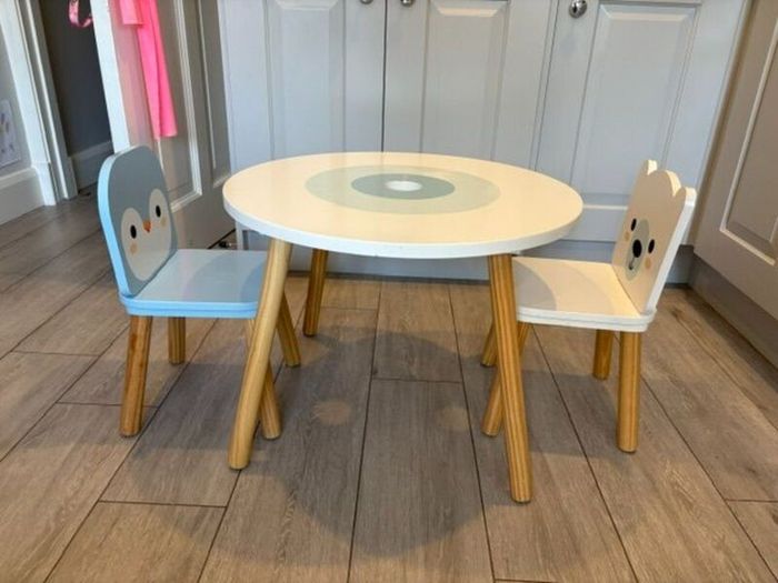 Table and 2 Chairs Polar