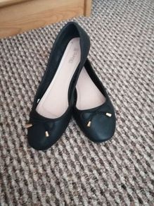 woman's shoes brand new size 5.