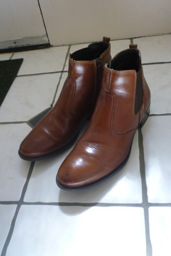 Brown Leather Chelsea Ladies Boots.  Side Zip. Colour Saddle Brown. Brand Ellen Blake.  Size Uk 6 / Eu 39.   In Very Good Condition. Quality Leather
