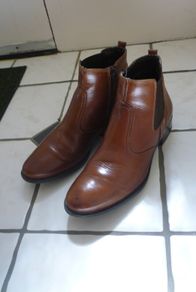 Brown Leather Chelsea Ladies Boots.  Side Zip. Colour Saddle Brown. Brand Ellen Blake.  Size Uk 6 / Eu 39.   In Very Good Condition. Quality Leather