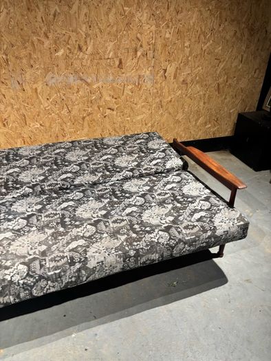 Mid century Guy Rogers Manhattan sofa day bed