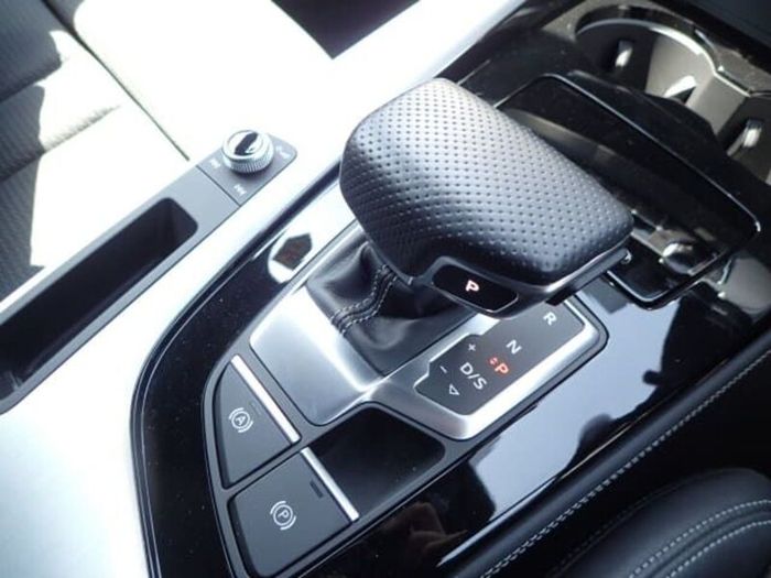 2021 Audi A4 Black Edition 35 TDI 163 BHP