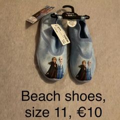 Disney frozen beach shoes, size 11