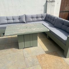 Pallet garden furniture with cushions