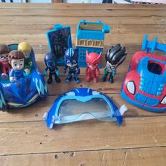 PJ masks figures / vehicle