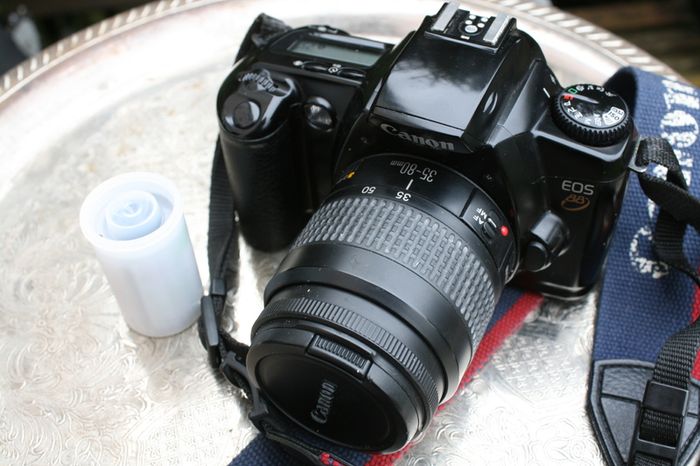 Canon Eos 88 (eos 3000 )+ Ef 35-80mm Lens