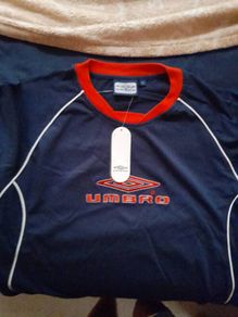 BN Umbro mens L tee shirt